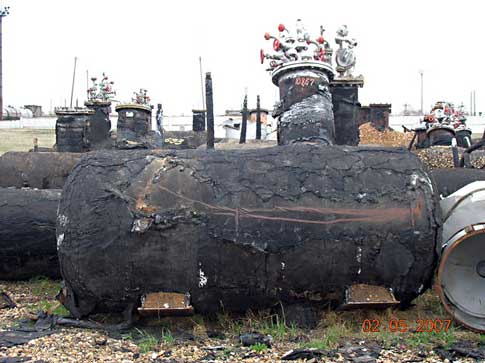Ржавый газгольдер, изготовленный в России